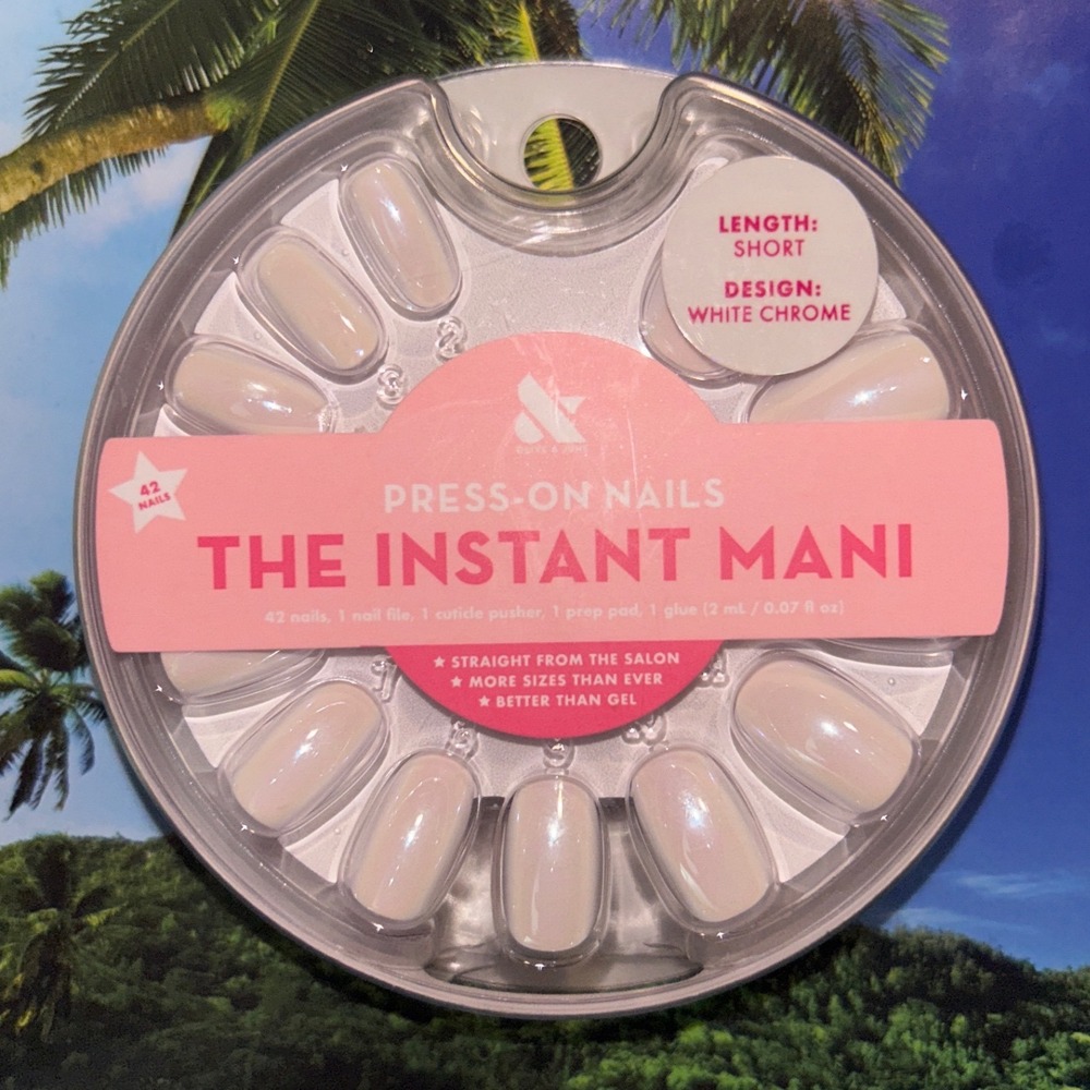 Olive & June Instant Mani Press-On Nails White Chrome Short Round 42ct New - Picture 2 of 3